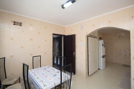 Casa à venda com 329m², 4 quartos e 6 vagasCozinha / Copa 
