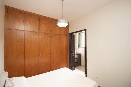 Casa à venda com 329m², 4 quartos e 6 vagasSuíte 3