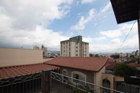 Casa à venda com 329m², 4 quartos e 6 vagasVaranda 