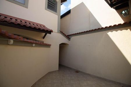 Casa à venda com 329m², 4 quartos e 6 vagasQuintal
