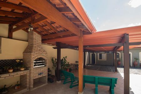 Casa à venda com 329m², 4 quartos e 6 vagasChurrasqueira