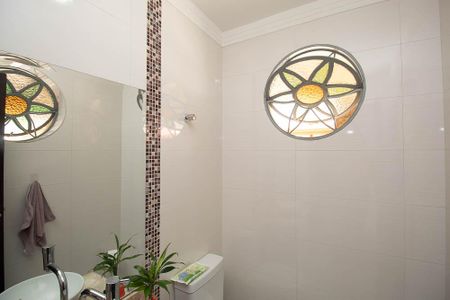 Casa à venda com 329m², 4 quartos e 6 vagasBanheiro 3 