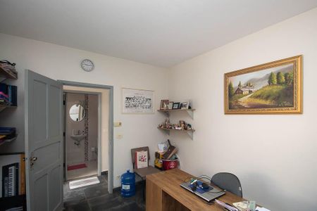 Casa à venda com 329m², 4 quartos e 6 vagasQuarto 4