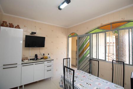 Casa à venda com 329m², 4 quartos e 6 vagasCozinha / Copa 