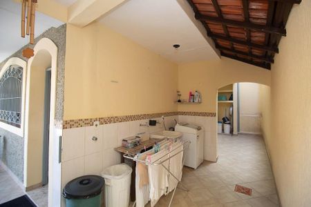 Casa à venda com 329m², 4 quartos e 6 vagasÁrea de Serviço