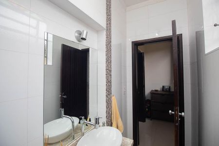 Casa à venda com 329m², 4 quartos e 6 vagasBanheiro da Suíte 3