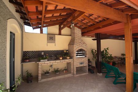 Casa à venda com 329m², 4 quartos e 6 vagasChurrasqueira