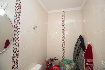 Casa à venda com 329m², 4 quartos e 6 vagasBanheiro 4 