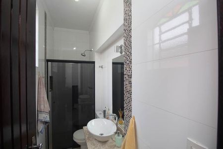 Casa à venda com 329m², 4 quartos e 6 vagasBanheiro da Suíte 3
