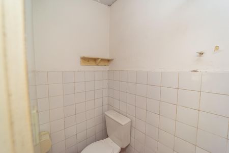 Casa para alugar com 280m², 2 quartos e 3 vagas Casa para alugar com 280m², 2 quartos e 3 vagasbanheiro da Edícula