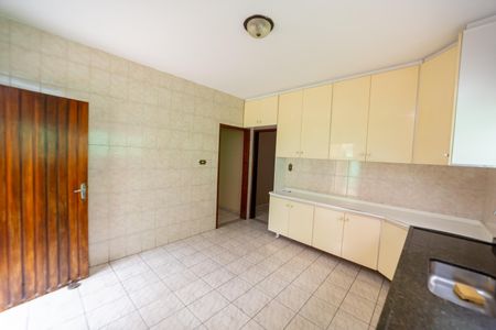Casa para alugar com 280m², 2 quartos e 3 vagas Casa para alugar com 280m², 2 quartos e 3 vagasCozinha
