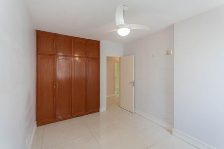 Apartamento à venda com 121m², 3 quartos e 1 vagaQuarto 2