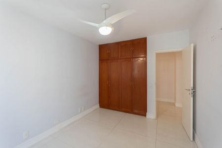 Apartamento à venda com 121m², 3 quartos e 1 vagaQuarto 2