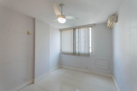 Apartamento à venda com 121m², 3 quartos e 1 vagaQuarto 2