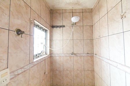 Banheiro  de casa para alugar com 1 quarto, 50m² em Conjunto Residencial José Bonifácio, São Paulo