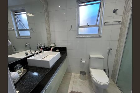 Apartamento à venda com 125m², 4 quartos e 2 vagasbanheiro 2