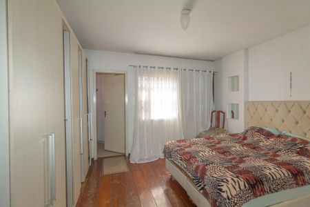 Casa à venda com 60m², 3 quartos e 2 vagasSuíte