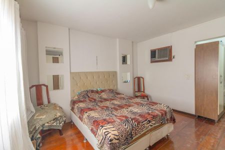 Casa à venda com 60m², 3 quartos e 2 vagasSuíte