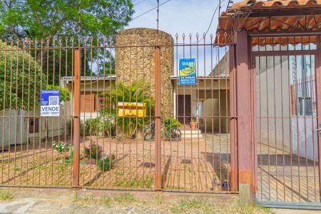 Casa à venda com 60m², 3 quartos e 2 vagasFachada/Placa instalada