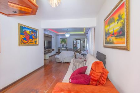 Casa à venda com 60m², 3 quartos e 2 vagasSala
