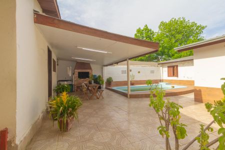 Área externa/Fundos de casa à venda com 3 quartos, 60m² em Niterói, Canoas