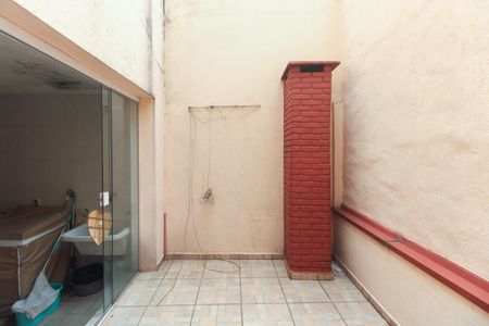 Casa à venda com 120m², 2 quartos e 1 vaga Casa à venda com 120m², 2 quartos e 1 vagaQuintal