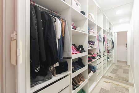 Casa à venda com 120m², 2 quartos e 1 vaga Casa à venda com 120m², 2 quartos e 1 vagaSuíte 2 - Closet