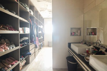 Casa à venda com 120m², 2 quartos e 1 vaga Casa à venda com 120m², 2 quartos e 1 vagaSuíte 1 - Closet