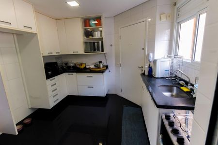 Apartamento à venda com 136m², 3 quartos e 4 vagasCozinha - Armários