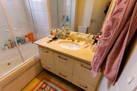 Apartamento à venda com 136m², 3 quartos e 4 vagasBanheiro da Suíte 3