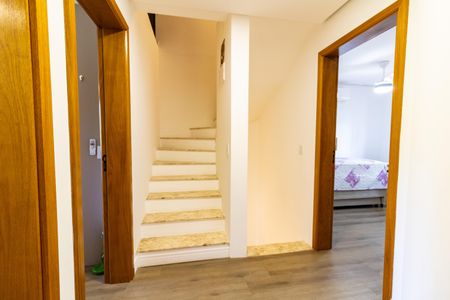 Casa de condomínio à venda com 153m², 3 quartos e 2 vagasCorredor