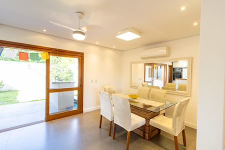 Casa de condomínio à venda com 153m², 3 quartos e 2 vagasSala de Jantar