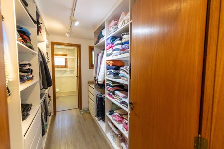 Casa de condomínio à venda com 153m², 3 quartos e 2 vagasCloset da suíte