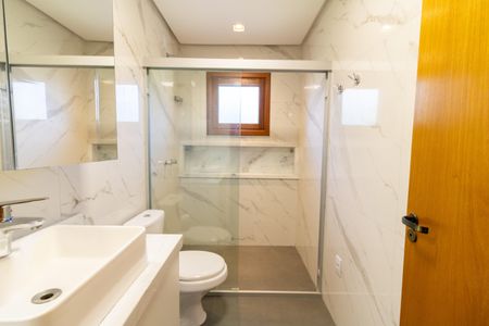 Casa de condomínio à venda com 153m², 3 quartos e 2 vagasBanheiro da Suíte