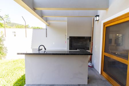 Casa de condomínio à venda com 153m², 3 quartos e 2 vagasChurrasqueira