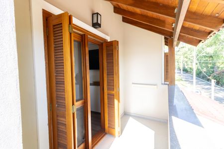 Casa de condomínio à venda com 153m², 3 quartos e 2 vagasSacada