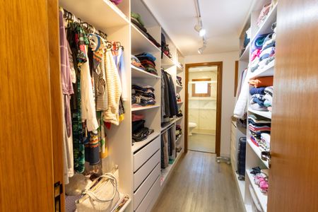 Casa de condomínio à venda com 153m², 3 quartos e 2 vagasCloset da suíte