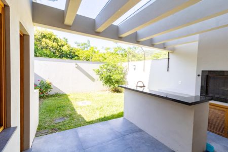 Casa de condomínio à venda com 153m², 3 quartos e 2 vagasChurrasqueira