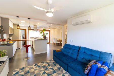 Casa de condomínio à venda com 153m², 3 quartos e 2 vagasSala