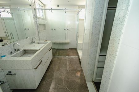 Casa à venda com 150m², 3 quartos e 2 vagas Casa à venda com 150m², 3 quartos e 2 vagassuite