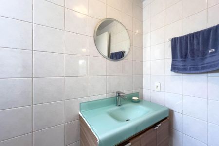 Apartamento à venda com 58m², 2 quartos e 1 vaga Apartamento à venda com 58m², 2 quartos e 1 vagaBanheiro