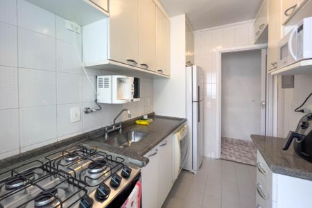 Apartamento à venda com 58m², 2 quartos e 1 vaga Apartamento à venda com 58m², 2 quartos e 1 vagaCozinha e área de serviço