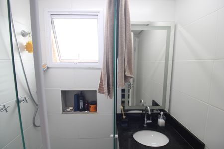 Apartamento à venda com 66m², 3 quartos e 2 vagasQuarto 2 - Banheiro