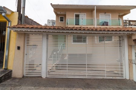 Casa à venda com 200m², 3 quartos e 4 vagas Casa à venda com 200m², 3 quartos e 4 vagasFachada