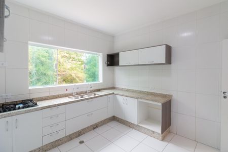 Casa à venda com 200m², 3 quartos e 4 vagas Casa à venda com 200m², 3 quartos e 4 vagasCozinha