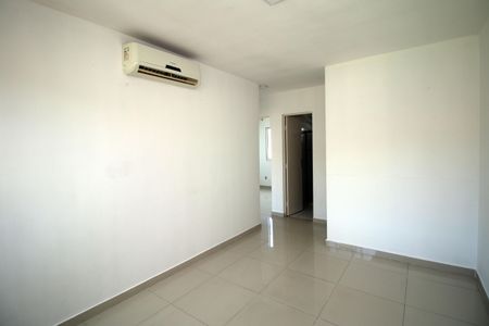 Sala de apartamento para alugar com 2 quartos, 40m² em Pavuna, Rio de Janeiro