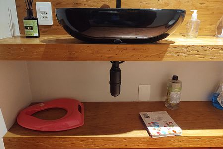 Casa à venda com 400m², 4 quartos e 2 vagas Casa à venda com 400m², 4 quartos e 2 vagasBanheiro 4