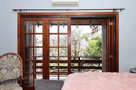 Casa à venda com 400m², 4 quartos e 2 vagasJanela da Suíte 1