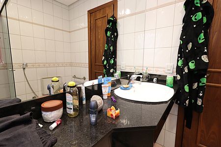 Casa à venda com 400m², 4 quartos e 2 vagasSuíte 2 Banheiro