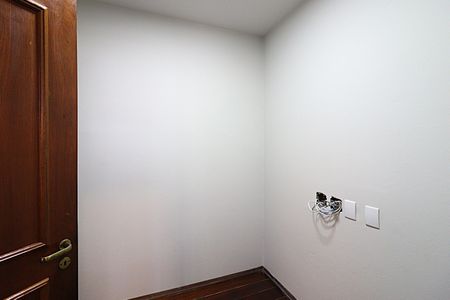 Casa à venda com 400m², 4 quartos e 2 vagasSuíte 1 Closet